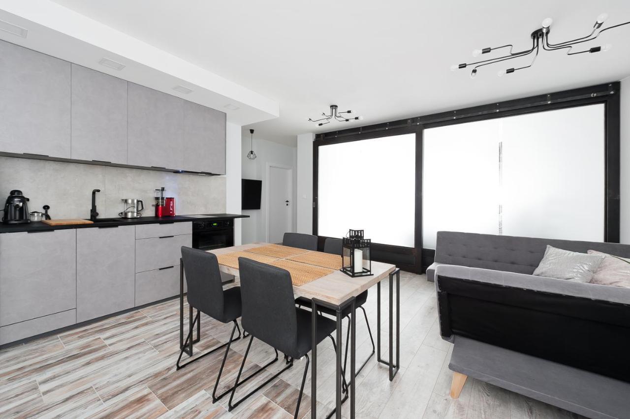 Apartment Ludwinowska11 *